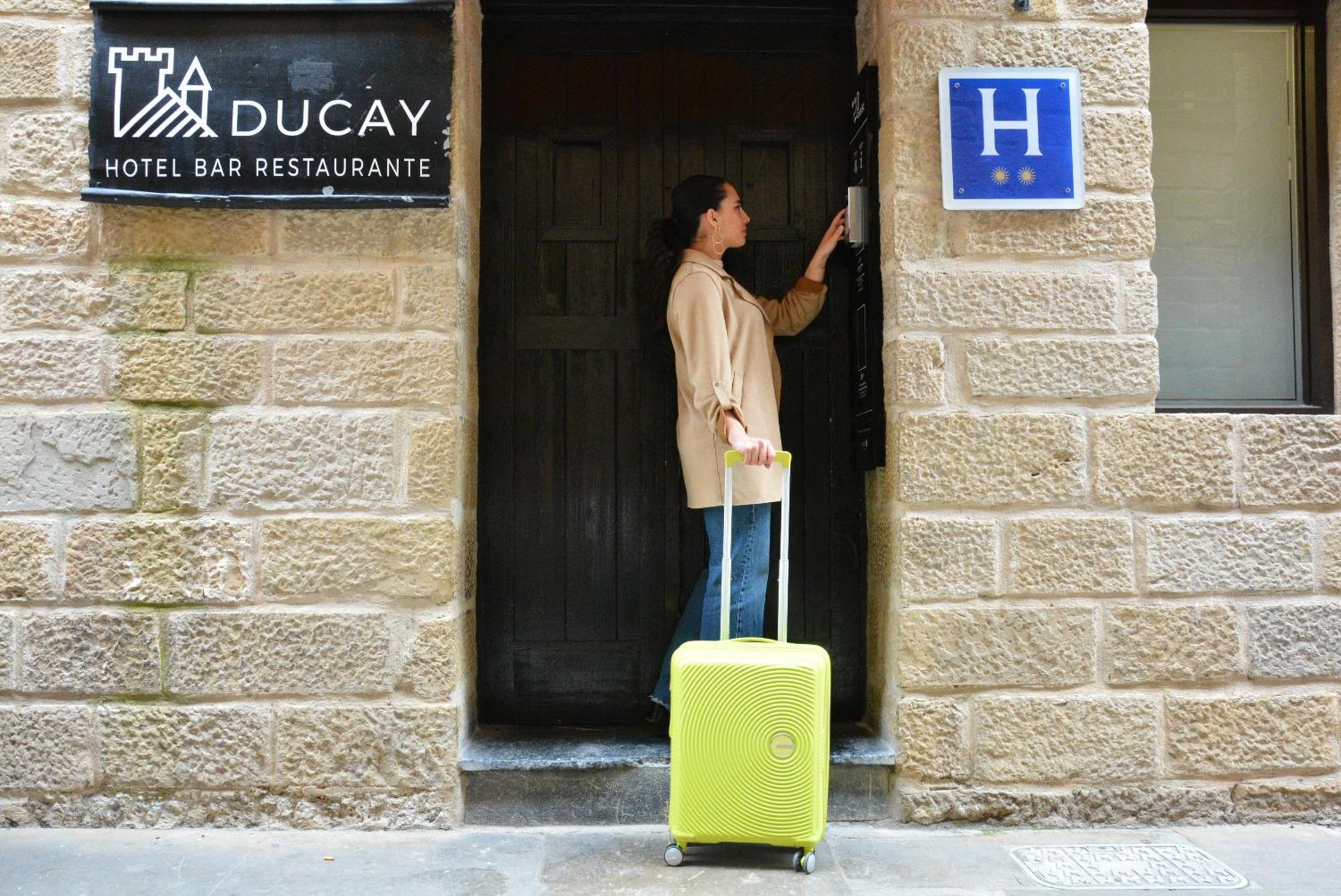 Hotel&Bar Ducay Olite Exterior photo