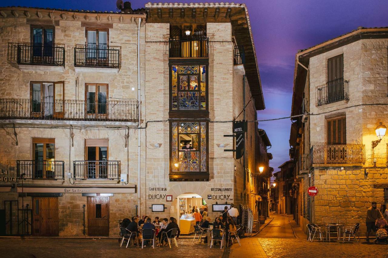 Hotel&Bar Ducay Olite Exterior photo